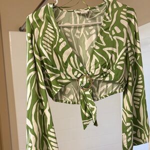 House of Harlow 1960 Green and White Top